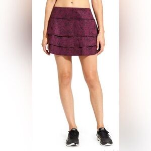 Athleta Floral Garden swagger skort in California plum size medium